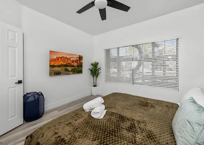 Sleek 2br-pool, Yoga Rm, Gym, Cabanas, Bbq,prkng Apartment Scottsdale