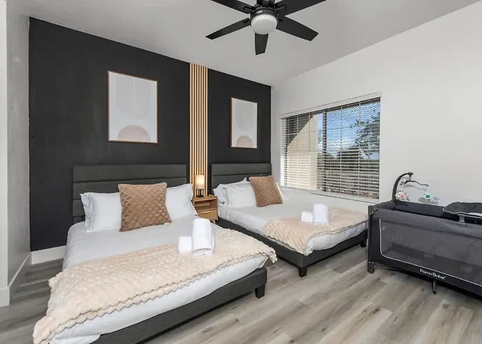 Sleek 2br-pool, Yoga Rm, Gym, Cabanas, Bbq,prkng Apartment Scottsdale