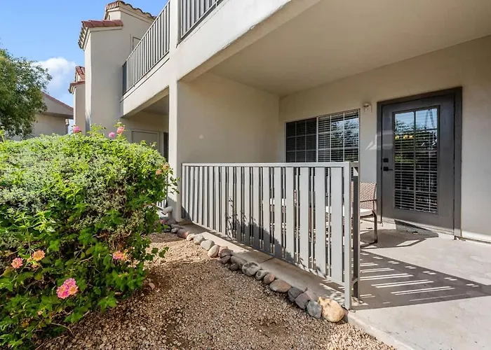 Sleek 2br-pool, Yoga Rm, Gym, Cabanas, Bbq,prkng Apartment Scottsdale