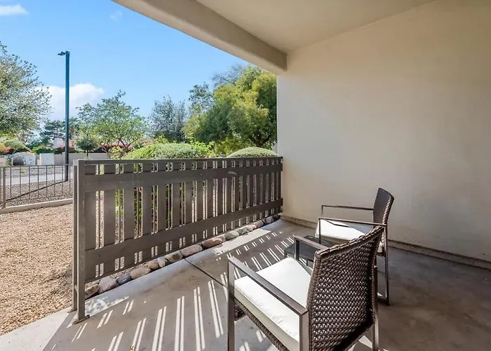 Apartment Sleek 2br-pool, Yoga Rm, Gym, Cabanas, Bbq,prkng Scottsdale