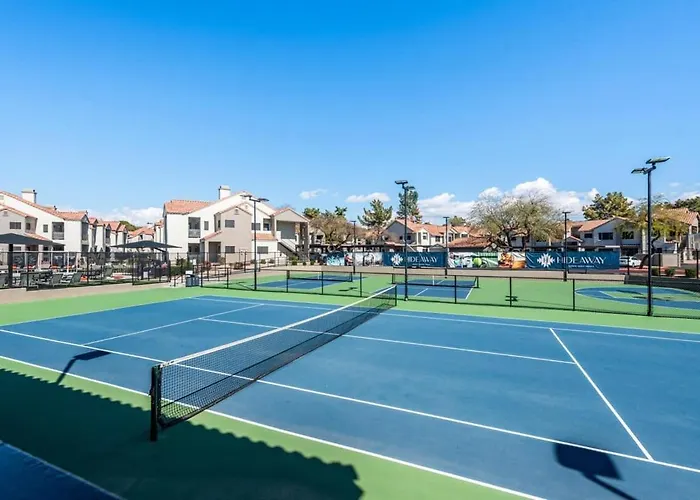 Apartment Sleek 2br-pool, Yoga Rm, Gym, Cabanas, Bbq,prkng Scottsdale