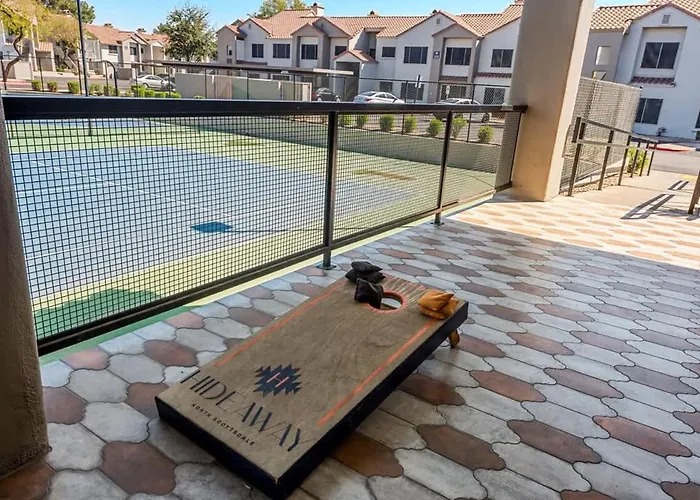 Sleek 2br-pool, Yoga Rm, Gym, Cabanas, Bbq,prkng Scottsdale