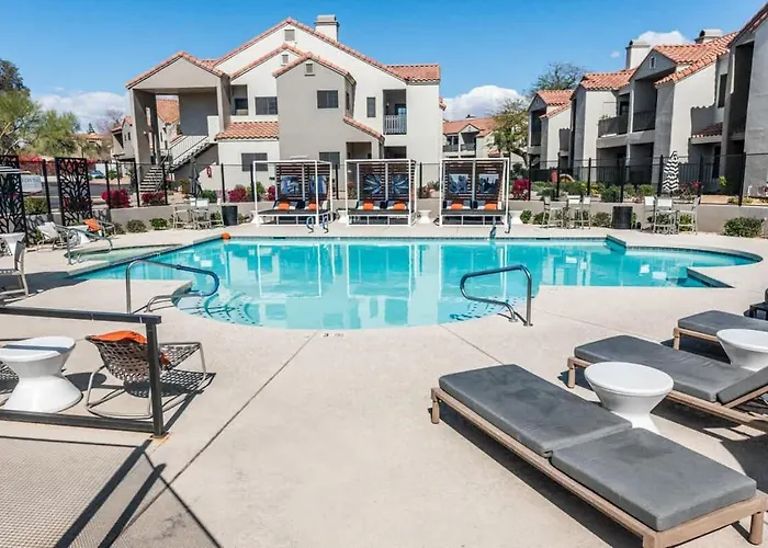 Apartment Sleek 2br-pool, Yoga Rm, Gym, Cabanas, Bbq,prkng Scottsdale